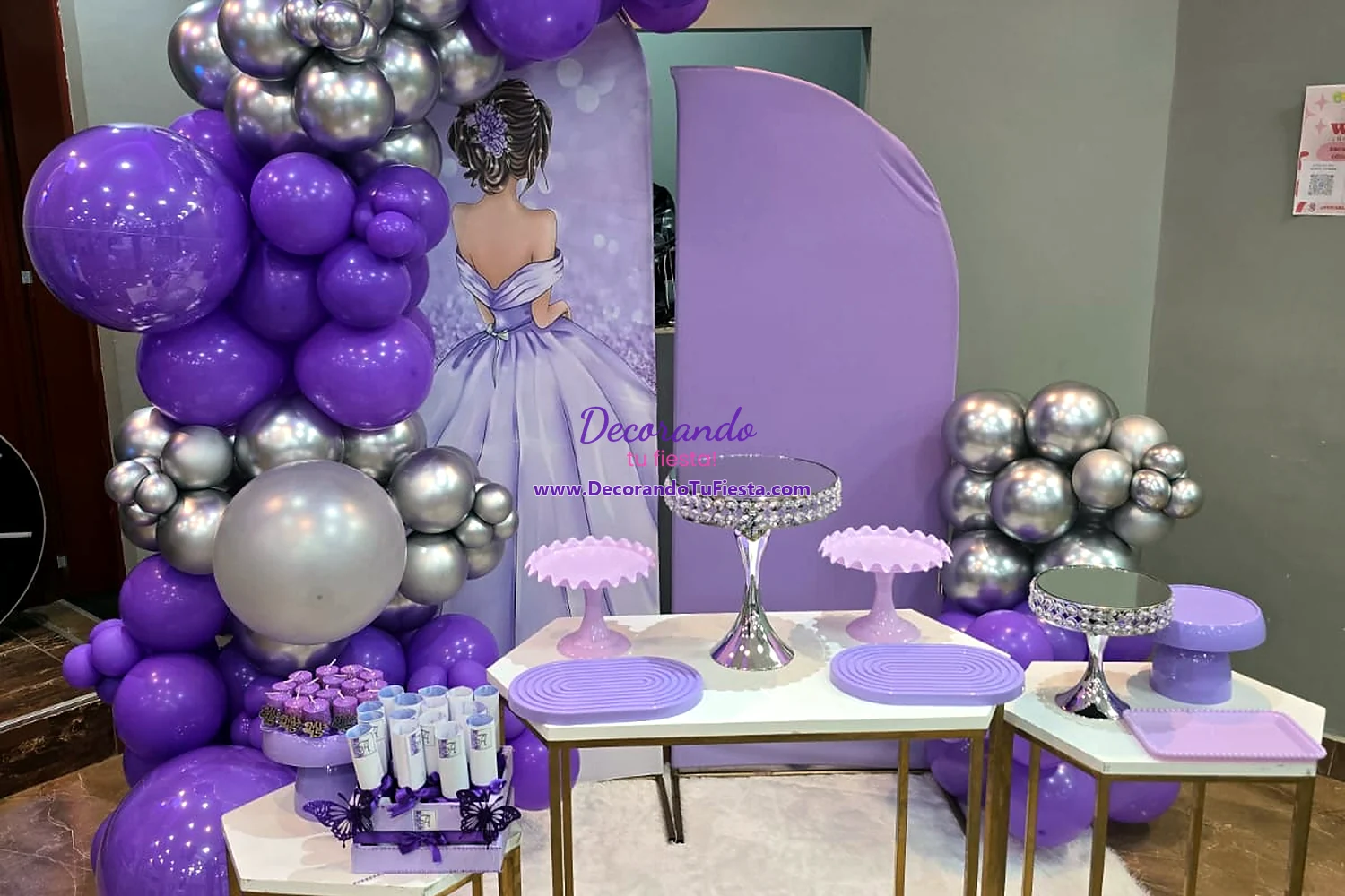 Vista principal de 15 años en violeta y plateado